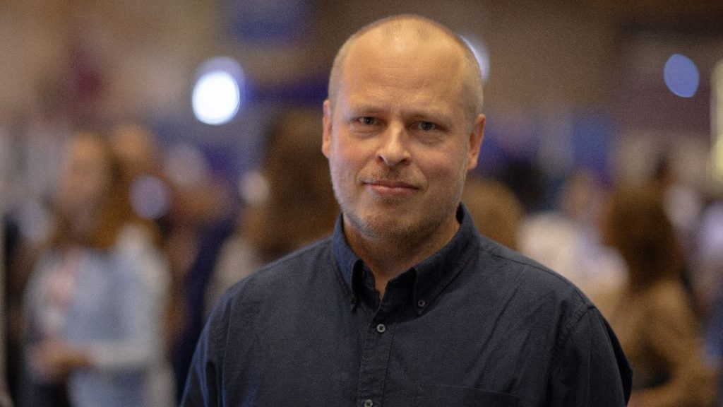 Portrait picture of Ville Valtonen, founder of MinnaLearn